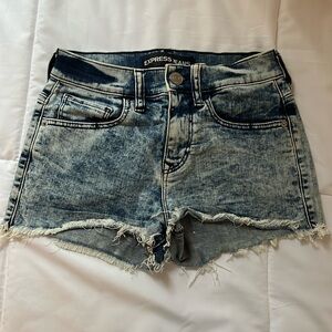 Express Shorts